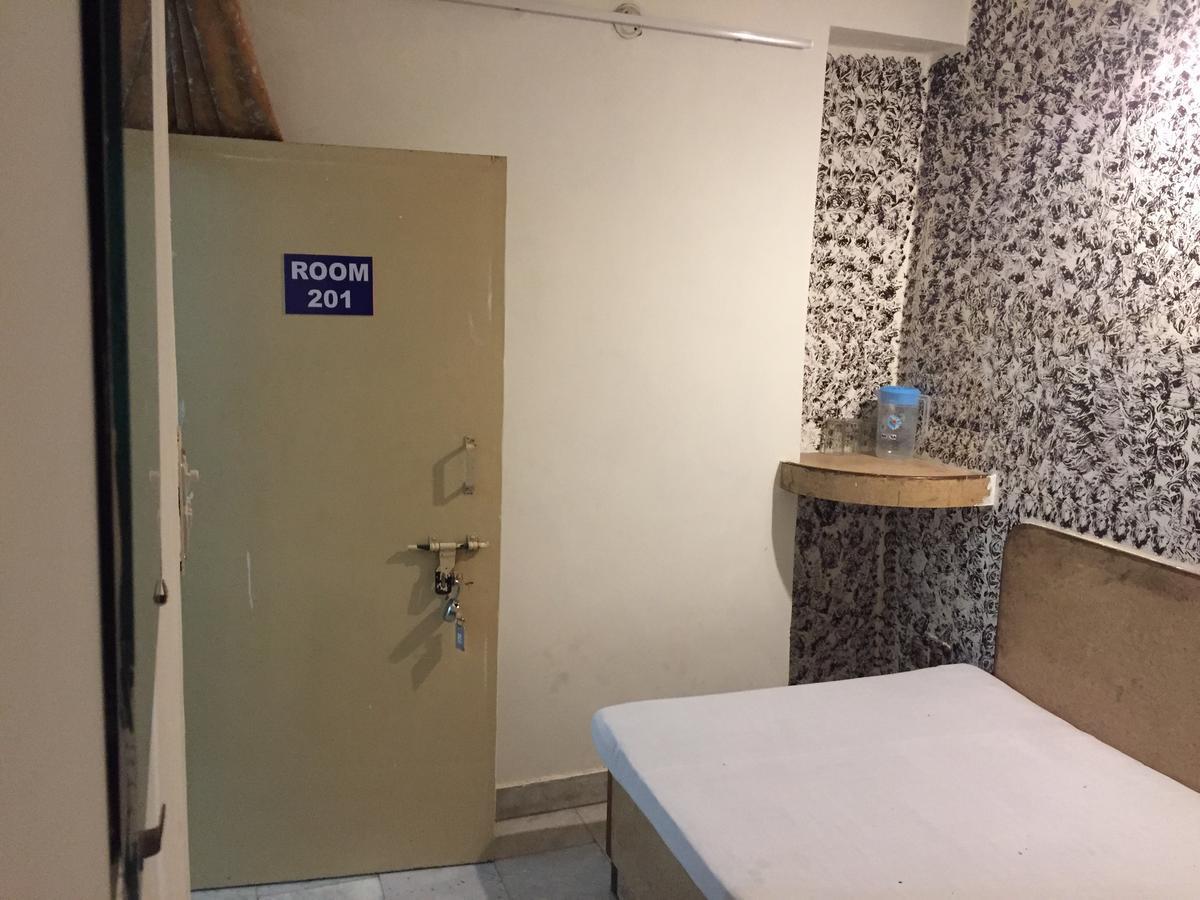 Karam Durga Guest House 뉴델리 외부 사진